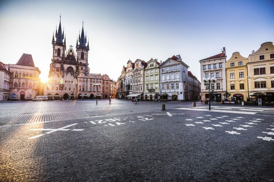 Prague: Old Town and Jewish Quarter 2-Hour Walking Tour - Josefov in a nutshell: Spanish Synagogue area and synagogues from the outside