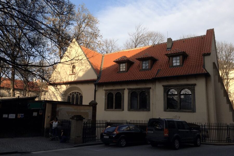 Prague: Old Town and Jewish Quarter Guided Tour in German - Clementinum, New Town Hall Exteriors, and a Nice Shift in Atmosphere