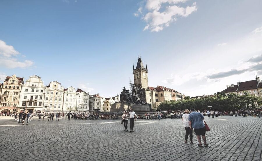 Prague: Old Town and Jewish Quarter Guided Walking Tour - How the 150 minutes actually plays out on your feet