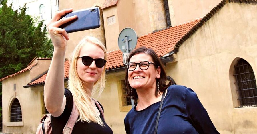 Prague: Old Town and Jewish Quarter Tour - Into Josefov: walking the former Jewish ghetto with clear context