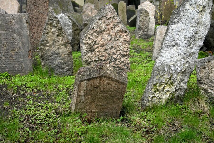 Prague: Old Town and Jewish Quarter Tour with Jewish Museum - Price and value: why $62 can make sense here