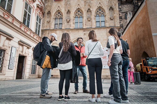 Prague Old Town and Jewish Quarter Walking Tour - Entering the Jewish Quarter through synagogue exteriors
