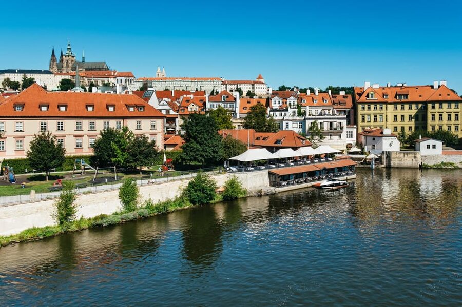 Prague: Old Town, Astronomical Clock and Underground Tour - Price and Value: Why $32 Feels Fair When It Includes the Hard Bits