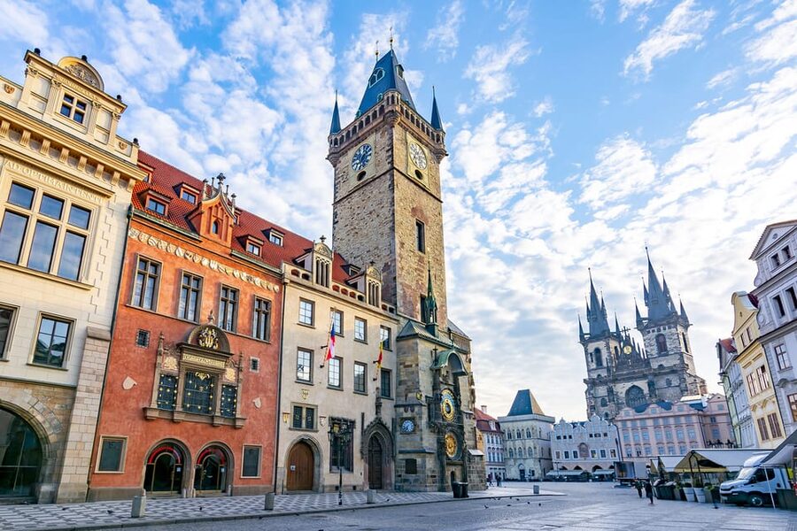 Prague: Old Town Guided Walking Tour and City Boat Ride - The 2-Hour City Walk: Old Town to New Town Without the Random Wandering