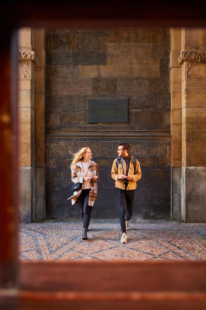 Prague: Old Town Hall and Medieval Underground Guided Tour - The guide experience: what stood out in real feedback