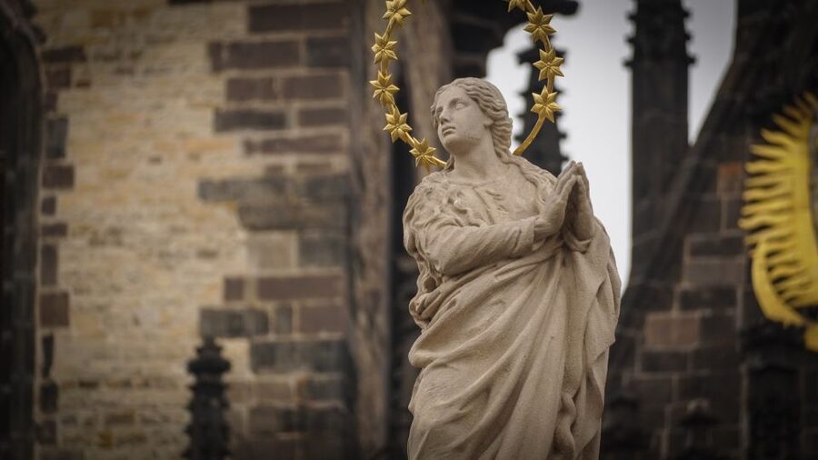 Prague: Old Town Highlights & Hidden Gems Guided Tour - Optional Upgrades: River Cruise and Prague Castle Without Losing the Day