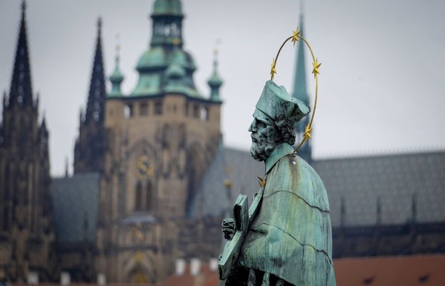Prague: Old Town Highlights & Hidden Gems Guided Tour - Prague Lesser Town: A Short Stop That Sets Up the Day