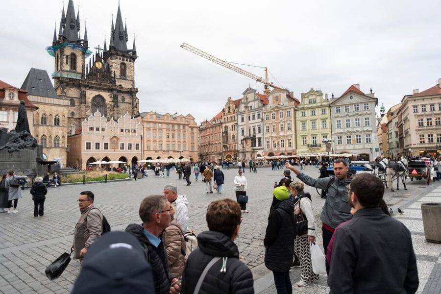 Prague: Old Town, Jewish Quarter & Astro Clock Walking Tour - Price and time value at about $22 for 150 minutes