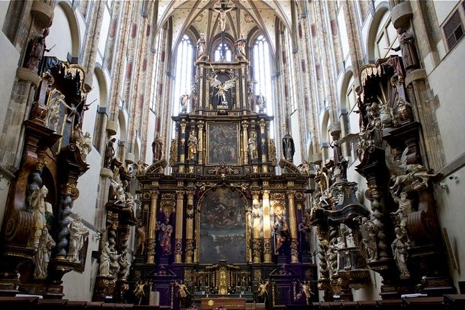 Prague Old Town New Town and Jewish Quarter Morning Tour - Franciscan Garden and the Church of Our Lady of the Snows: Quiet Inside the City Pulse