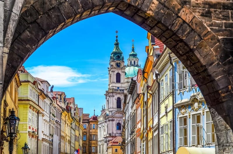 Prague: Old Town, Prague Castle & River Cruise Day Tour - Key points to know before you go