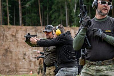 Outdoor shooting experience 3 to 10 guns + BUS Transfer