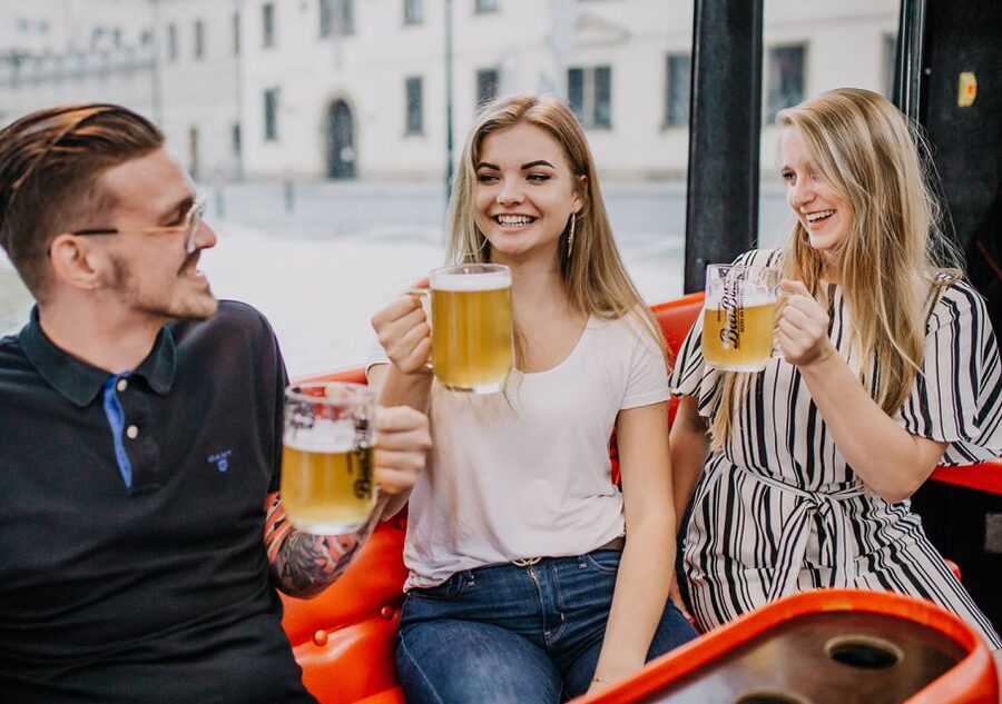 Prague: Party Beer Bus - Beer on Board: How the 30-Liter Keg Works for a Real Group Party