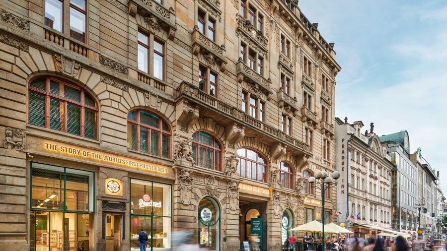 Prague: Pilsner Urquell Experience & Beer Tasting - Pilsner Urquell in Prague, but make it audio-visual and practical