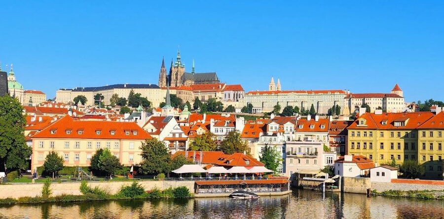 Prague: Prague Castle Private Walking Tour - Old Royal Palace: Where Rulers Lived and Administered