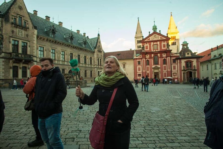 Prague: Prague Castle Walking Tour with Golden Lane in German - Hradčany Square and the Castle Approach: Where the Story Starts to Click