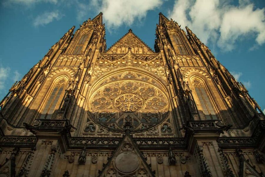 Prague: Prague Castle Walking Tour with Golden Lane in German - Price and Value: Is $29 a Good Deal for What You Get?