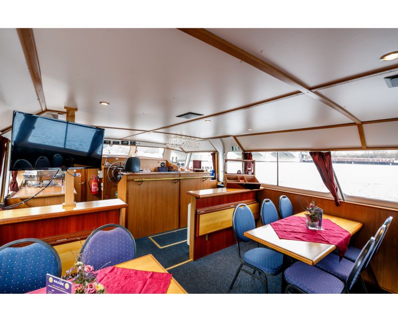 Prague: Private Beer Boat Cruise with Unlimited Beer - Timing, weather, and the indoor space plan