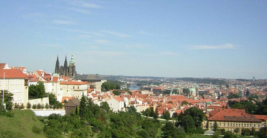 Prague: Private City Tour by Minivan - Meeting your driver and getting oriented fast