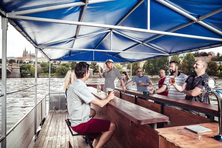 Prague: Private Cycle Boat River Tour with Beer or Prosecco - Why a Prague cycle boat on the Vltava is a smart sight-seeing move