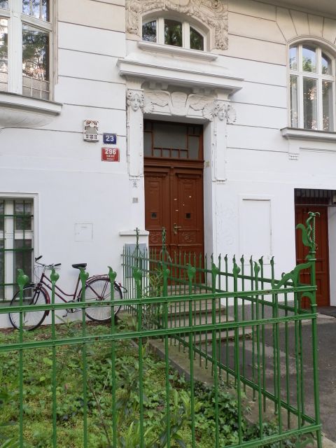 Prague: Private Prague Art Nouveau and Cubism Tour - Price, comfort, and who this is for