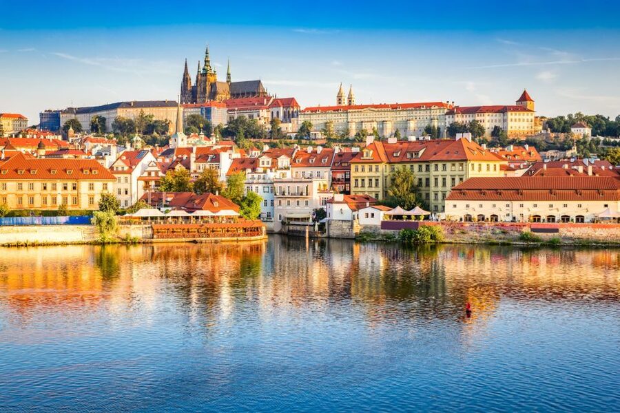 Prague : Private Walking Tour with A Guide (Private Tour) - Who this private walking tour is best for