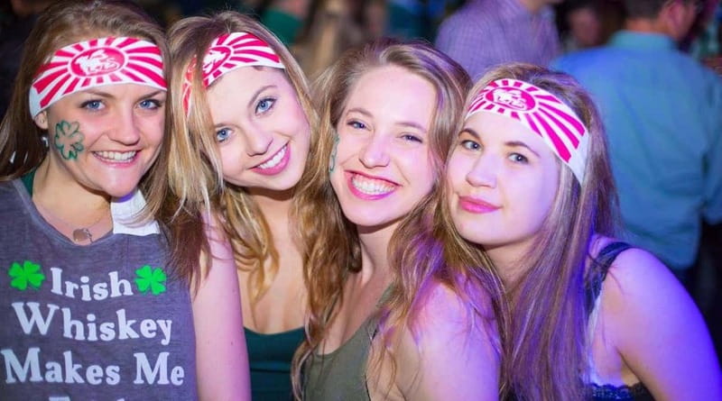 Prague: Pub Crawl with 2-Hour Open Bar at Drunken Monkey - Choosing your start time: 7:45pm pub crawl or 10pm club pregame