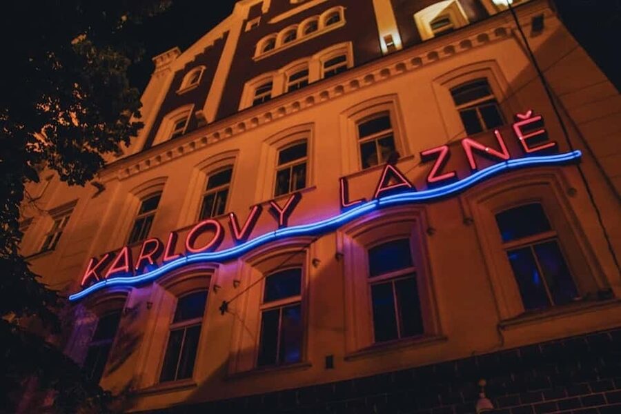 Prague: Pub Crawl with Karlovy Lazne Entry and shots - Key things to know before you go