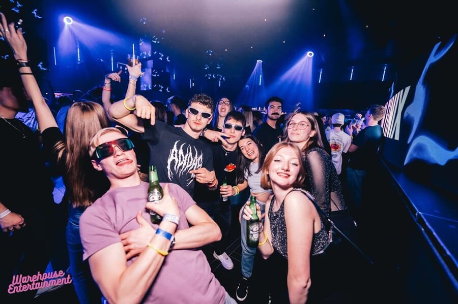 Prague: Pub Crawl with Shots & Entrance to Rooftop Club - Who This Pub Crawl Is Best For in Prague