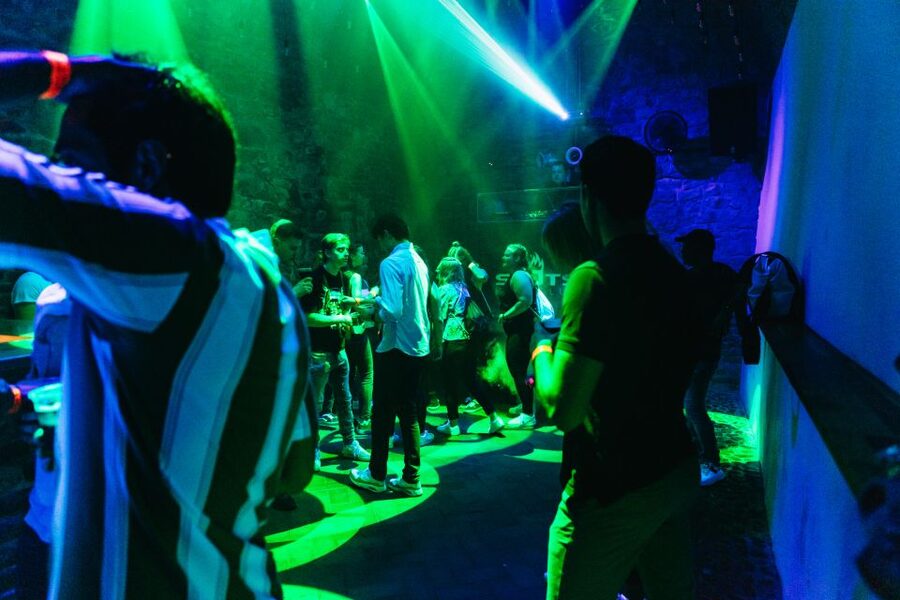 Prague: Pub Crawl with Unlimited Drinks & 5-floor Club Entry - Should you book this Prague pub crawl?
