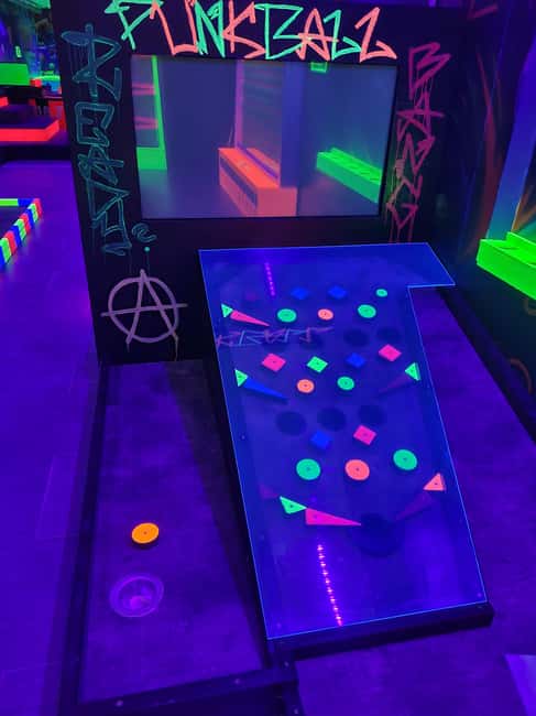 Prague: Punk Minigolf Glow-in-the-Dark Entry Ticket - The neon challenges you will likely face on the course