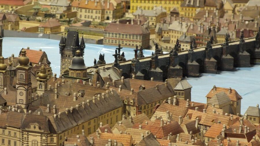 Prague: Railway Kingdom Giant Model Railway Museum - The giant layout: 80 train sets and a whole mini transport ecosystem