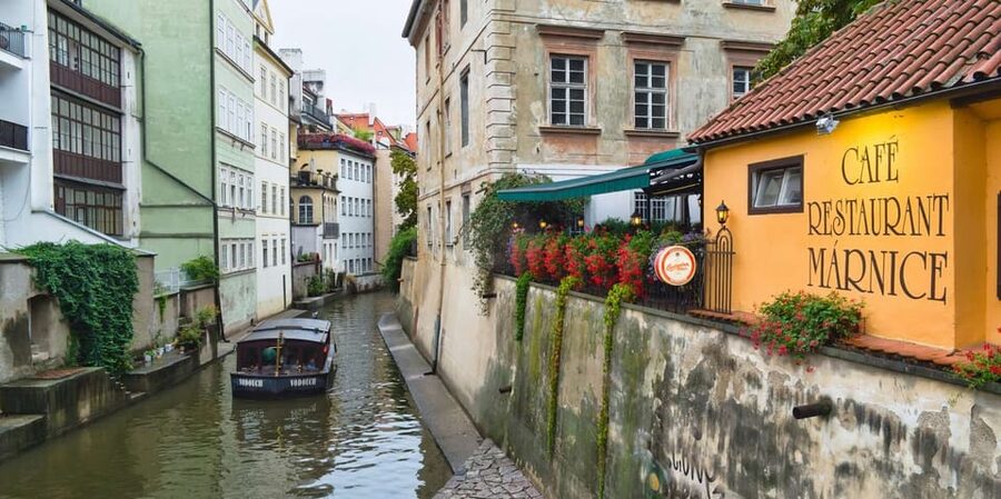 Prague: River Cruise, Charles Bridge Museum, & Walking Tour - Hopping onto the historical boat: Devils Channel and the water-level view