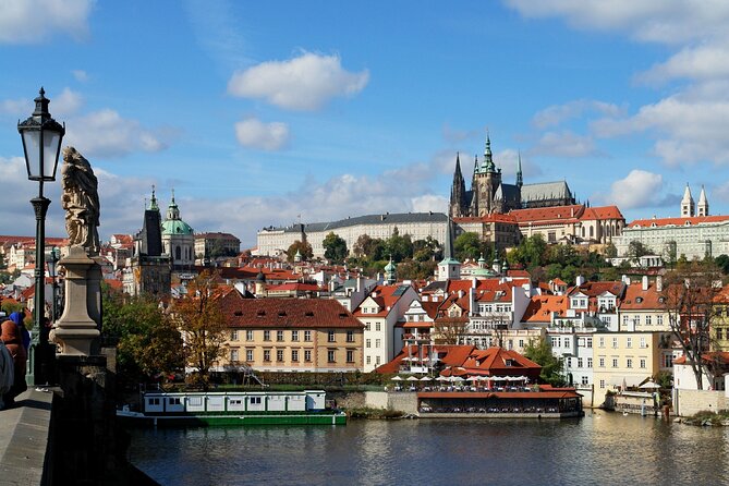 Prague´s Old Town, Jewish Quarter and Charles Bridge Private Tour - Cubist Prague at the House of the Black Madonna