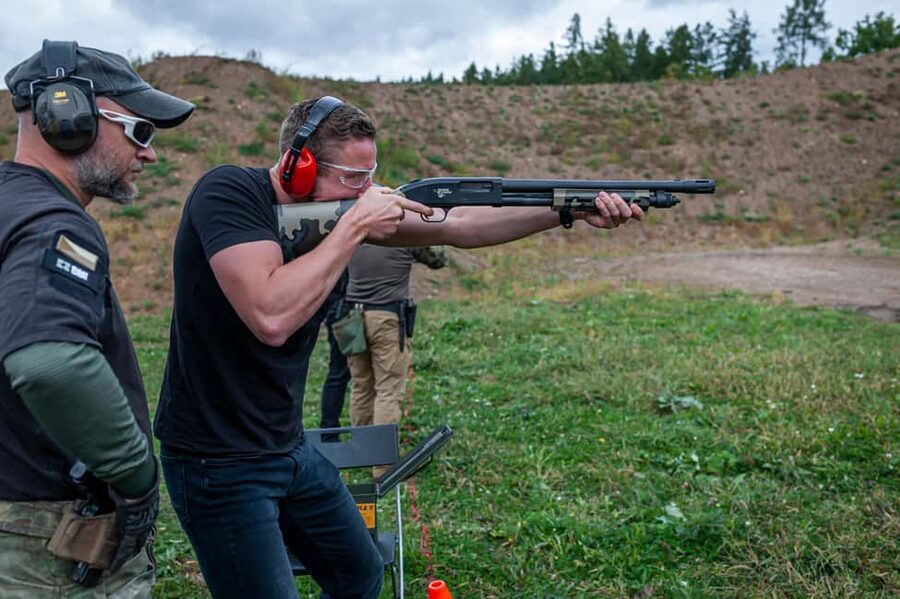 Prague: Shooting Experience with 3 to 10 Guns & Bus Transfer - Who This Prague Shooting Experience Suits Best