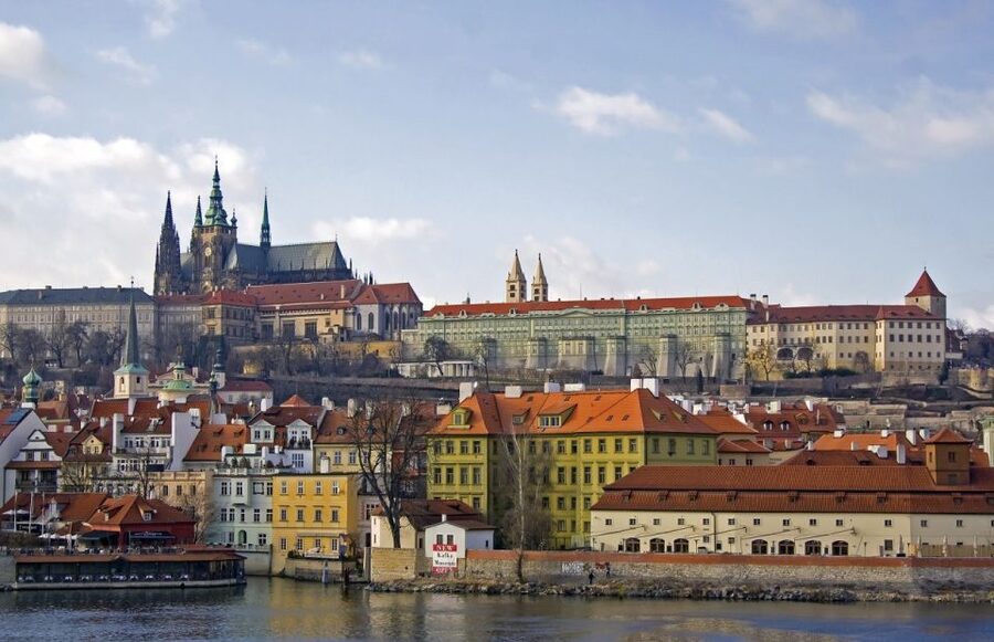 Prague Sightseeing Tour with Lunch - Loreta and the Baroque Church: what to look for when the details matter