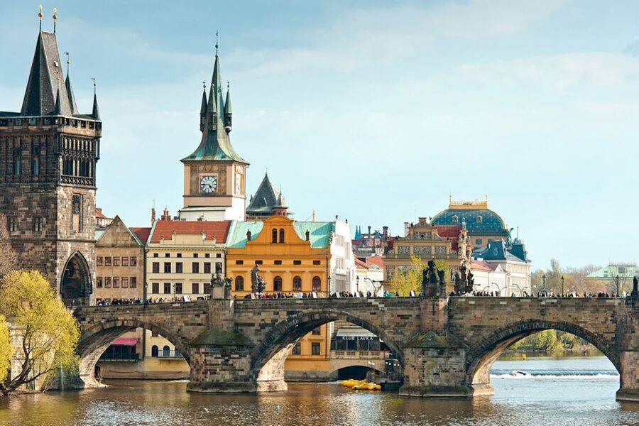 Prague Sightseeing Tour with Lunch - Lunch in a local medieval tavern: why this break is part of the value
