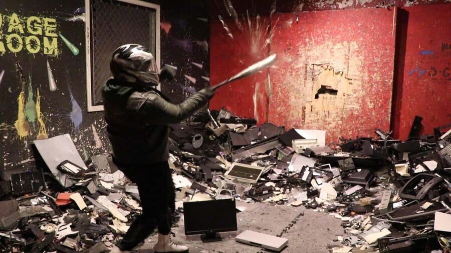 Prague: Smash Room Experience - Entering Smash Room Prague, The Safety First Part