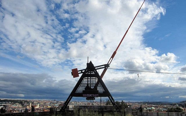 Prague: Stunning Viewpoints, Castle, City & Park E-Bike Tour - Letná Park: viewpoints you can reach without killing your legs