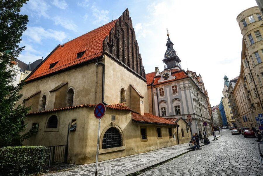 Prague: Synagogues and Jewish Quarter Private Walking Tour - Old-New Synagogue: what it adds beyond the museum complex