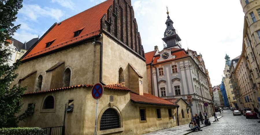 Prague: Synagogues and Jewish Quarter Private Walking Tour - The WWII point that makes this neighborhood feel different
