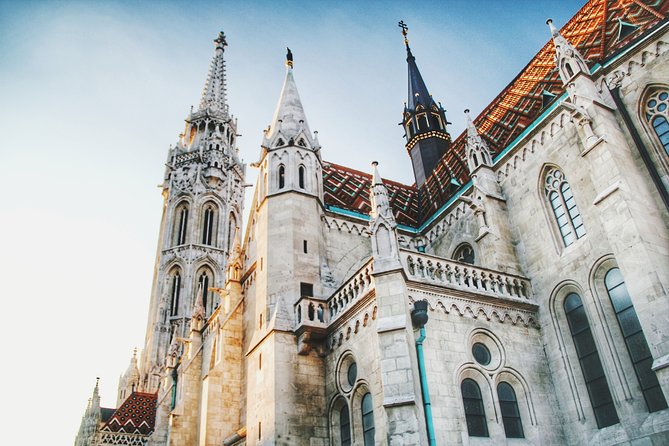 Prague to Budapest - Private Transfer with 2 hours of Sightseeing - Price and Logistics: Does $422.95 Per Person Make Sense?