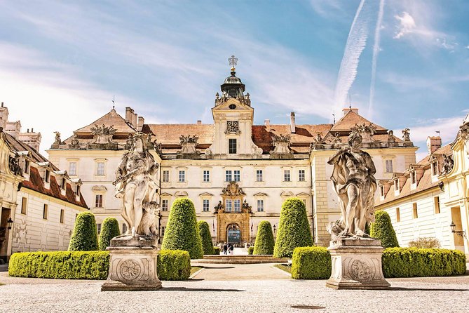 Prague-Vienna One-Way Sightseeing Day Tour - Comfort and pacing in an air-conditioned private van