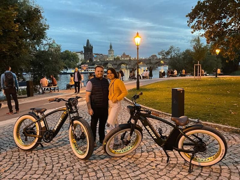 Prague Viewpoints & Historical Ebike Tour - Retro E-Bikes, Training Ride, and What the Experience Feels Like