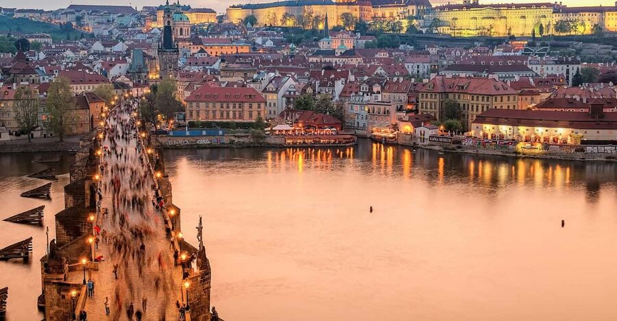 Prague : Visite insolite avec un guide journaliste français - Ending at Mikulášská 22, plus how to use what you learned