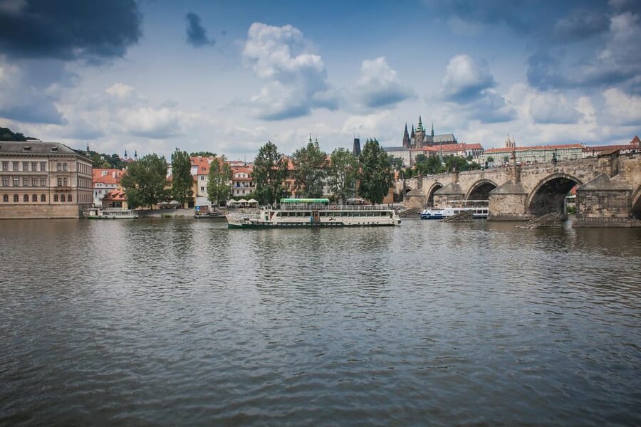 Prague: Vltava River Evening Dinner Cruise - Key takeaways before you go