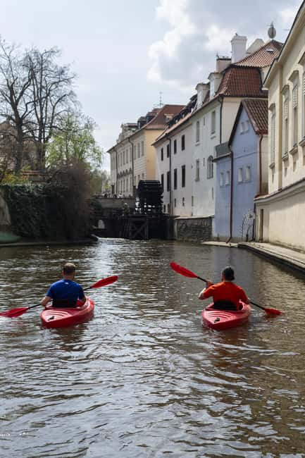 Prague: Vltava River Kayak Tour with Guide - The Prague Castle approach and scenic river views, about 1 hour