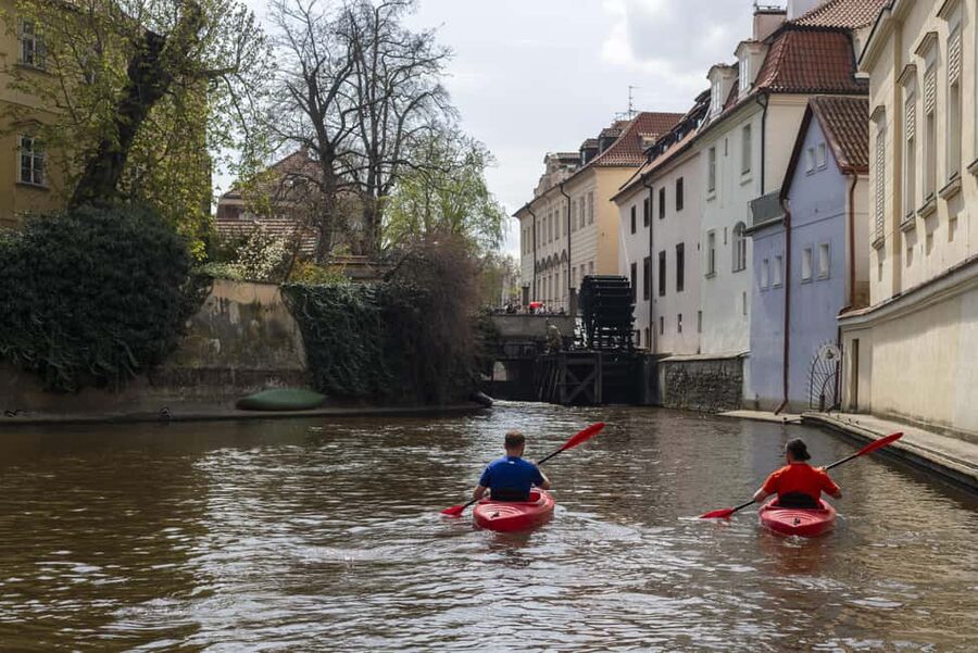 Prague: Vltava River Kayak Tour with Guide - Duration, distance, and how hard it really is