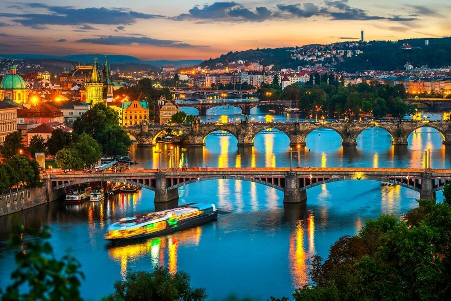 Prague: Vltava River Night Cruise with Buffet - Why this Prague Vltava night cruise is such a good evening plan