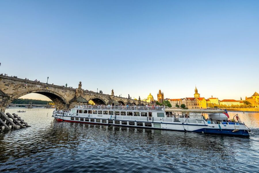 Prague: Vltava River Night Cruise with Buffet - Buffet dinner details: what’s included, and how to plan your plate