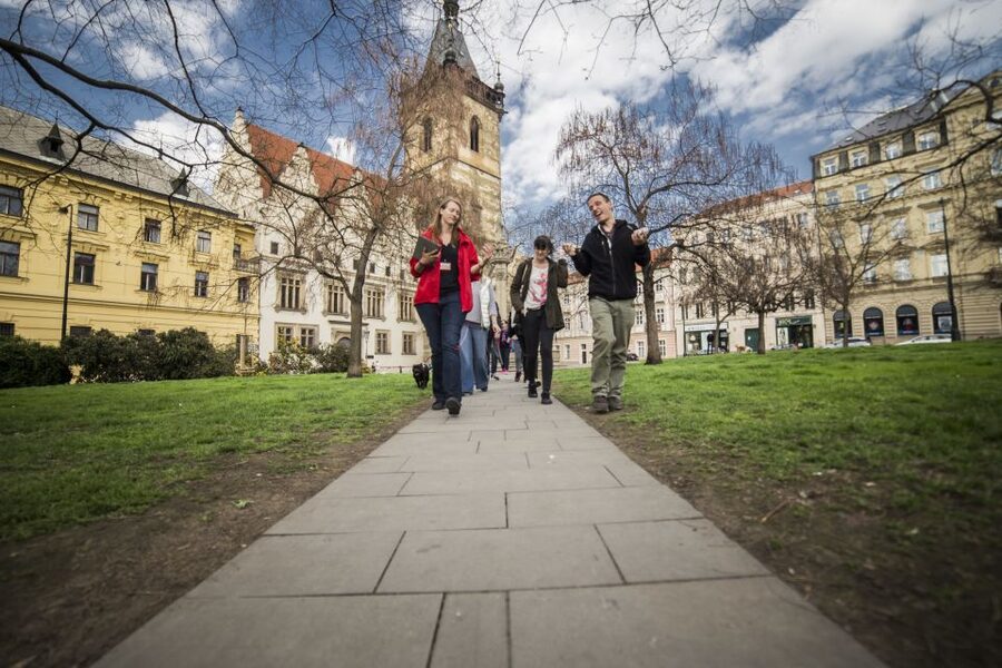 Prague: World War 2 and Operation Anthropoid Walking Tour - Building the resistance timeline: Prague Uprising and student uprising context